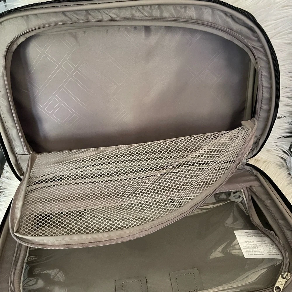 Briefcase - Picture 7 of 12